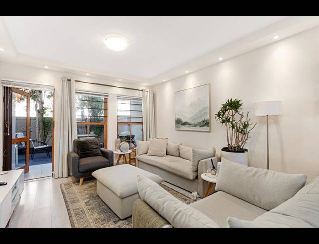 2 BEDROOM APARTMENT FOR SALE IN SEA POINT